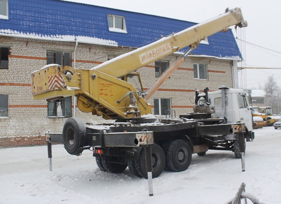 Автокран МАЗ 32 тонн